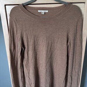 Thin soft tan Banana Republic sweater (M)